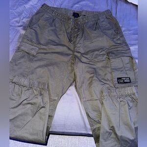 H&M Men’s Khaki Green Relaxed Fit Cargo Pants. Medium (oversized fit)